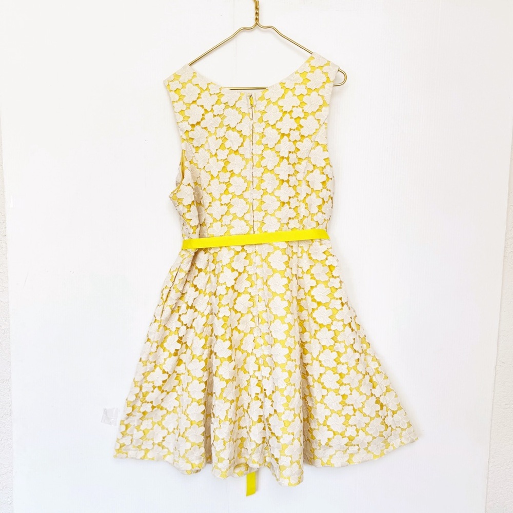 Modcloth Bliss in Attendance Lace Dress sleeveless v neck 2X - Picture 3 of 10